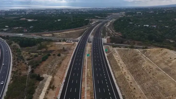 Çeşmeli-Kızkalesi Otoyolu trafiğe açılıyor: 2,5 saatlik yol 18 dakikaya iniyor