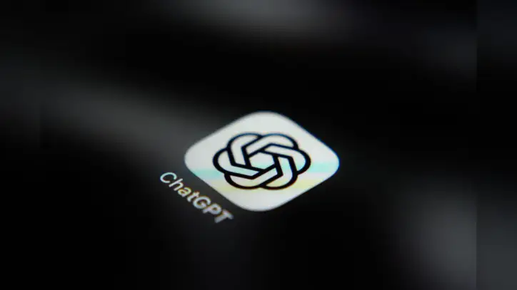 ChatGPT mobile app gets voice-based agentic features | TechCrunch