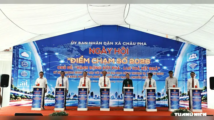 Chau Pha beldesi, bilim ve teknoloji ile dijital dönüşüm alanlarında üniversitelerle işbirliği yapmaktadır.