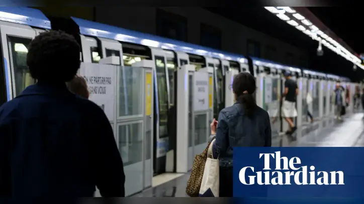 Clan leader in Paris sentenced to eight years over child pickpocketing gangs