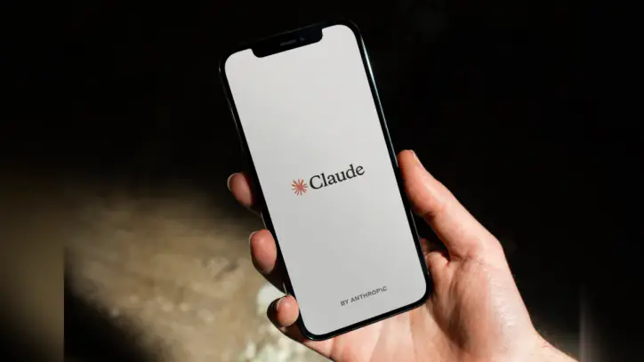 Claude Cowork finally remembers what you told the app in chat | TechCrunch