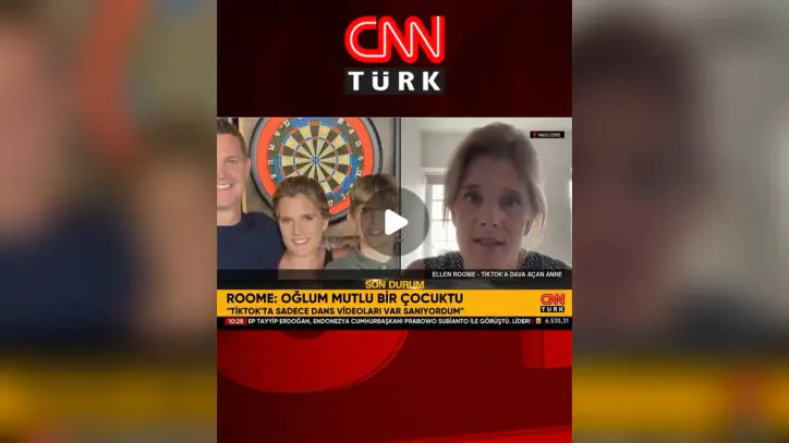 CNN TÜRK, Instagram: "Oğlunu kaybetti, Tiktok'a savaş açtı! İngiltere’ye sanal medya yasası çıkaran anne CNN TÜRK’te
14 yaşındaki oğlunun ölümü ardından İngiliz anne Ellen Roome’un Tiktok’a karşı hukuk mücadelesi devam ediyor. İngiltere’deki çabaları sonunda sanal medyaya karşı bir yasanın çıkarılmasını sağlayan anne CNN Türk’ten Serdar Korucu’ya konuştu. Roome, “Ben Tiktok’ta sadece dans videoları var sanıyordum. Çocuklar sanal medyada tehlikede” dedi, Türkiye’deki anne babalara “Çocuğunuzun telefonunda karşısına çıkanlara mutlaka bakın” diye seslendi."