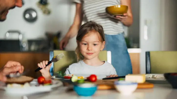 Çocuğunuzun beslenmesinde bu hatayı yapmayın! Obezite riskini artırıyor