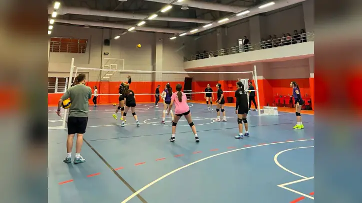 ÇOK AMAÇLI SPOR SALONU YENİDEN SPORCULARIN HİZMETİNDE