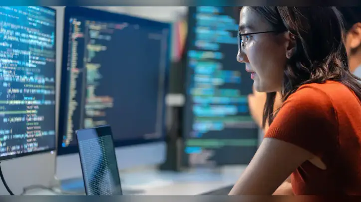 Could AI really take over the internet? Here's what experts say.