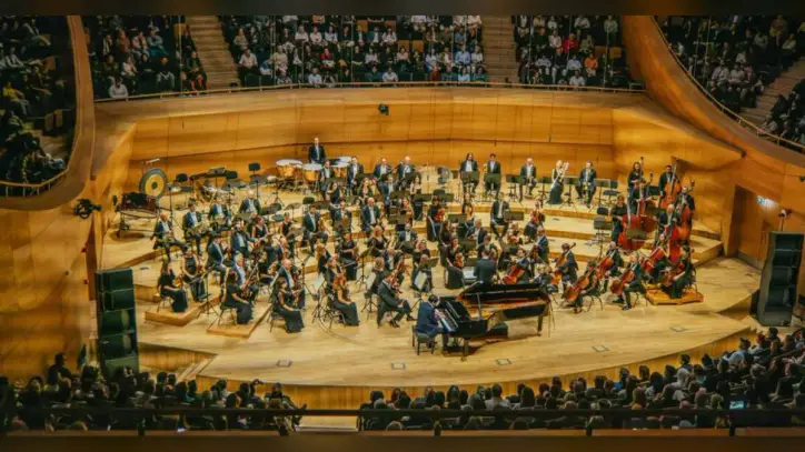 CSO'nun 200. yıl açılışı konserinde salon doldun taştı