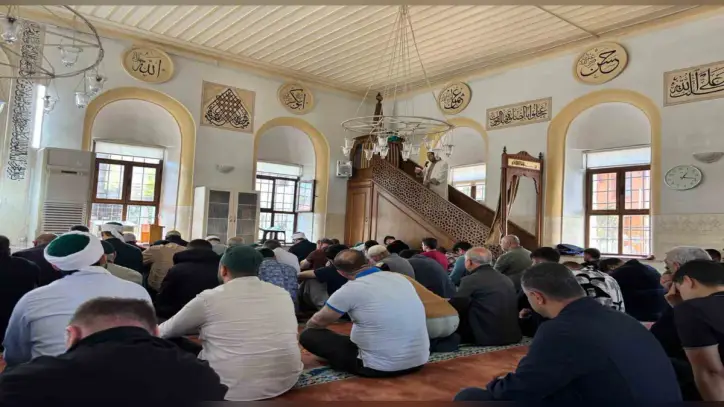 Cuma Hutbesi'nde sosyal medya uyarısı: "Bir paylaşım yıllarca taşınacak yaraya dönüşebilir"