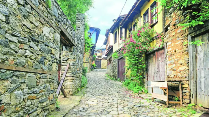 Cumalıkızık’ta tarihi dokuyla uyumlu düzenleme