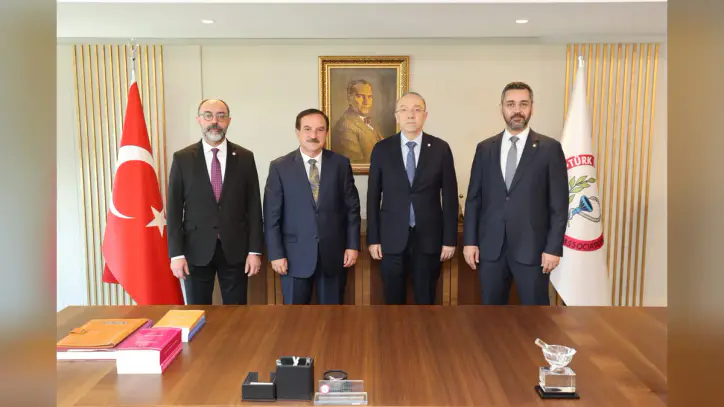Cumhurbaşkanı Başdanışmanı ve Cumhurbaşkanlığı Sağlık Politikaları Kurulu Üyesi Sayın Ecz. Ahmet Selim Köroğlu'nun Birliğimizi Ziyareti