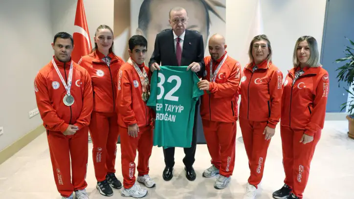 Cumhurbaşkanı Erdoğan, Türkiye Özel Sporcular Spor Federasyonu temsilcilerini kabul etti