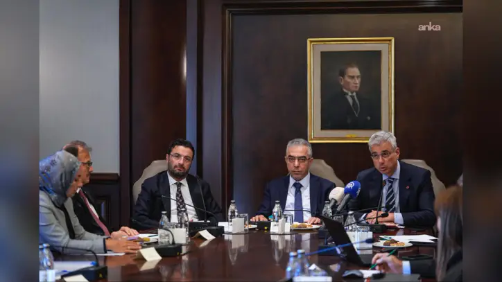 Cumhurbaşkanlığı Hukuk Politikaları Kurulu toplantısında, sağlık çalışanlarının hakları ele alındı