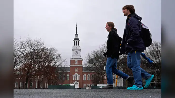 College A.I. debate grows as students question faculty use