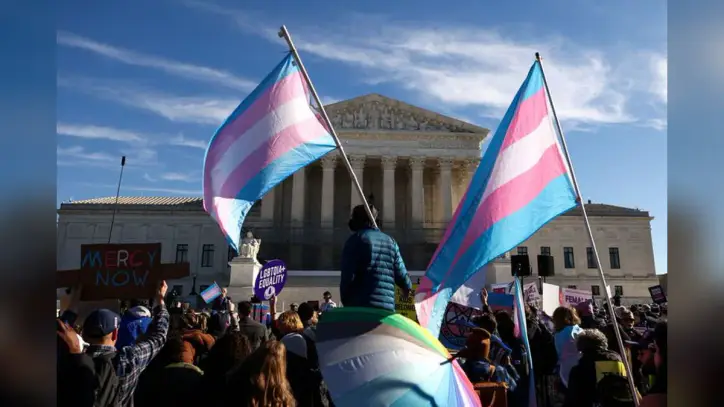 Democrats in Tight Midwest US Races Split on Trans Rights Strategy