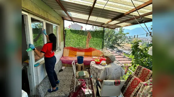 Denizli Büyükşehir evde bakım ve sağlık hizmetiyle yüzleri güldürüyor