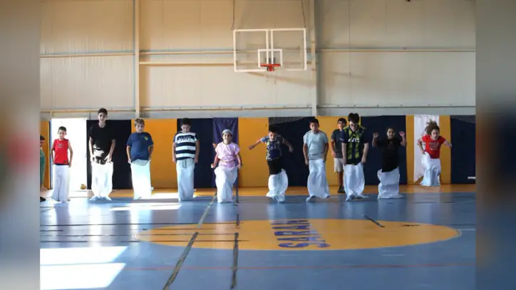 Depremzede çocuklar Yeşilayın spor etkinlikleriyle dijital bağımlılıktan uzaklaşıyor (Adana)