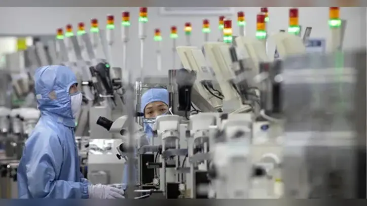 Dijital teknoloji sektörü hız kazanıyor ve temel teknolojiler için hedef "Vietnam'da Üretin" yönünde.