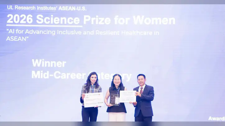 Dr. Ha Thi Thanh Huong, ASEAN-ABD Bilim Ödülünü aldı.
