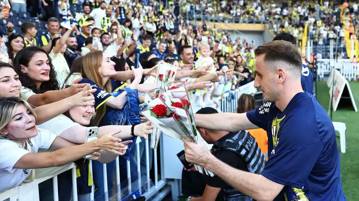 Dünya Fenerbahçeli Kadınlar Günü tribünlerde coşkuyla kutlandı - Fenerbahçe SK