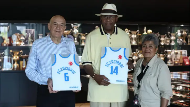 Eczacıbaşı Spor Kulübü, 60. yılında basketbol efsanelerini yeni evinde ağırladı