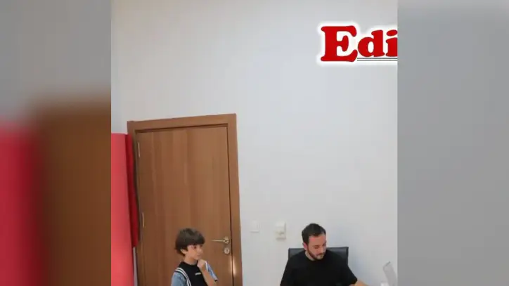 Edirne Gazetesi, Instagram: "Edirne Belediyesi Atatürk Kültür Merkezi ve Belediye Konservatuvarı Müzik Bölümü’nde yeni dönem öğrenci seçmeleri başladı.
Keman, yan flüt, klarnet, piyano, viyolonsel, şan ve bağlama branşlarında gerçekleştirilen seçmelerde, müziğe ilgi duyan adaylar yeteneklerini sergiliyor.
10-11 Ekim tarihlerinde devam edecek seçmelerde tüm adaylara başarılar dilendi."