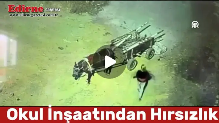 Edirne Gazetesi on Instagram: "Tekirdağ'ın Çorlu ilçesinde okulun spor salonu inşaatından malzeme çalan 2 kadın şüpheli, polis ekiplerince yakalandı.
Esentepe Mahallesi’ndeki Abdülhamithan Ortaokulu bahçesinde yapımı süren spor salonu inşaatına giren şüpheliler, demir ve çeşitli inşaat malzemelerini at arabasına yükleyerek bölgeden uzaklaştı.
İhbar üzerine güvenlik kamerası kayıtlarını inceleyen polis ekipleri, kimliklerini belirledikleri şüphelileri 2 saat içinde yakaladı. Bulunan malzemeler okul idaresine teslim edildi.
Hırsızlık anı güvenlik kamerasınca kaydedildi."