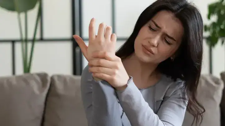 Eklem ağrısını hafife almayın Ne zaman doktora başvurulmalı