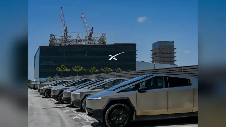 Elon Musk’s X Corp and SpaceXAI drop antitrust lawsuit against Apple