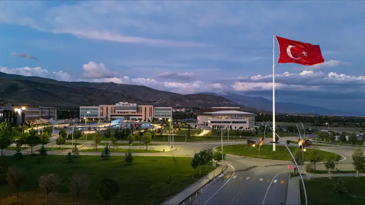 Erzincan Binali Yıldırım Üniversitesi, “Terörsüz Türkiye Sürecinde Tarih-Siyaset-Ekonomi” başlıklı panele