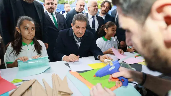 Esenler'de Düzenlenen Bilim İnovasyon ve Teknoloji Şenliği, Öğrenciler İçin Fırsatlar Sunuyor