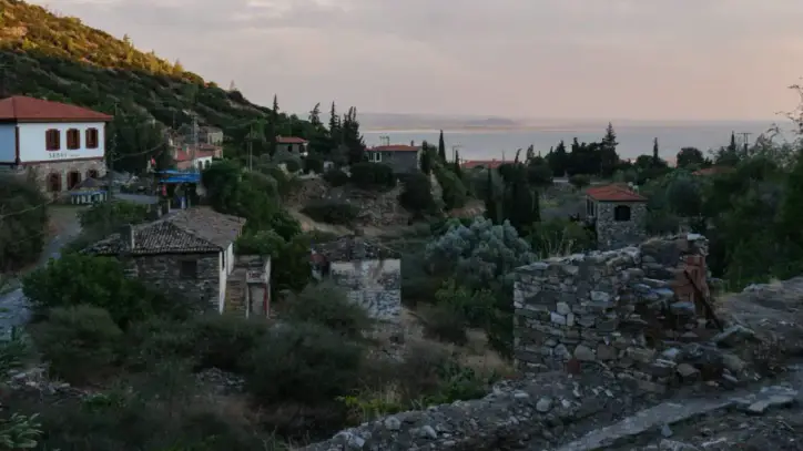 Eski Doğanbey’de Bir Avlu, Bir Anı, Bir Sanat Buluşması