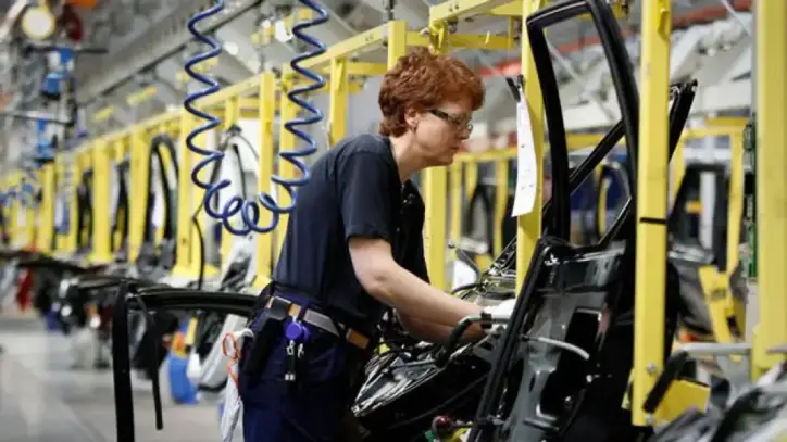 Euro Bölgesi imalat sektörü Eylül'de ivme kazandı