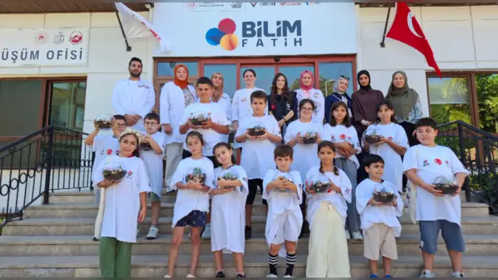 Fatih Belediyesi ve TÜBİTAK İş Birliğiyle Bilim Fatih te Öğrencilerimiz Bilim, Teknoloji, Sanat ve Doğa Temelli Etkinliklerle Buluştu