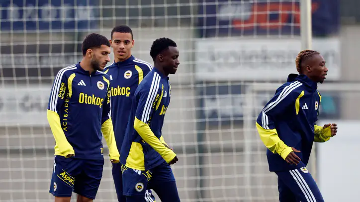 Fenerbahçe Futbol A Takımı Alanyaspor Maçı İçin Kampa Girdi