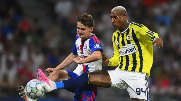 Fenerbahçe Lyon deplasmanında farkı 2'ye çıkardı!