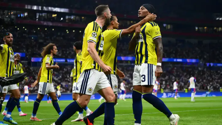Fenerbahçe - Roma maçı ne zaman, saat kaçta, hangi kanalda? Şifresiz mi?