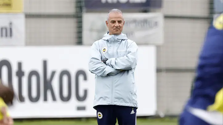 Fenerbahçe'de hedef Galatasaray derbisi! İsmail Kartal'dan oyuncularına uyarı