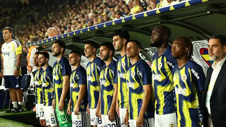 Fenerbahçeli yıldıza Roma maçında şok! Planlardan çıktı mı?