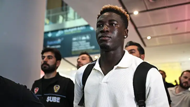 Fenerbahçe'nin yeni transferi Kojo Peprah Oppong İstanbul'da!