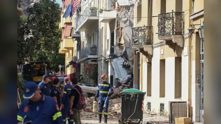 Five Missing After Explosion Fells Building in Heart of Touristic Athens