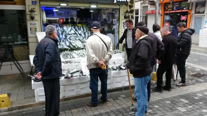 Fiyatı gören şok olup, sıraya girdi! 50 liraya kadar düştü! Vatandaşlar 20'şer tane alıyor