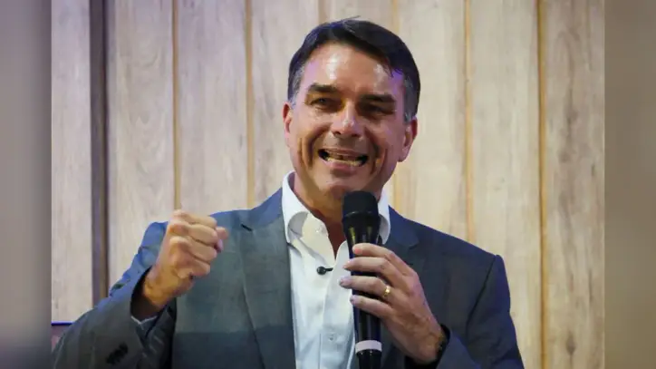 Flavio Bolsonaro Slightly Ahead of Lula in Brazil Runoff, Datafolha Poll Shows