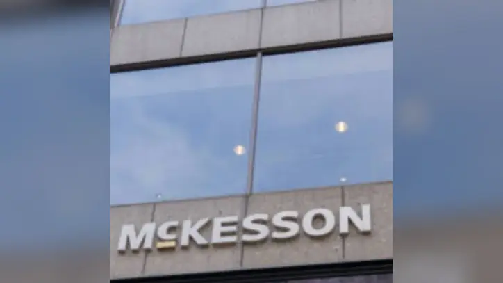 Fortune Türkiye, Instagram: "1995 yılından bu yana listede yer alan sağlık devi McKesson büyük bir başarıya imza atıyor. Şirket, gösterdiği performansla Fortune Global 500 listesinde 7. sıraya tırmanıyor. Bu yükselişle birlikte McKesson, dünyanın en büyük şirketleri arasında ilk 10 içerisindeki yerini alıyor. Sağlık sektörü genel olarak Global 500 listesinin ana sütunlarından biri olmayı sürdürüyor. #Mckesson"