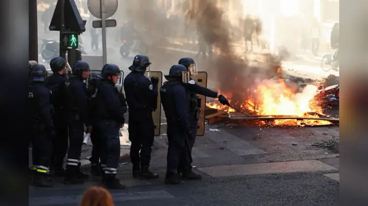 Governments Warn Citizens Over Security in France After Riots