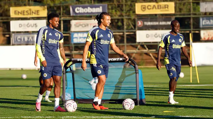 Futbol A Takımımız kampa girdi - Fenerbahçe SK