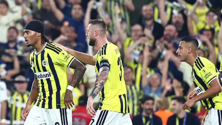 Futbolcularımız, Roma maçının ardından açıklamalarda bulundu - Fenerbahçe SK