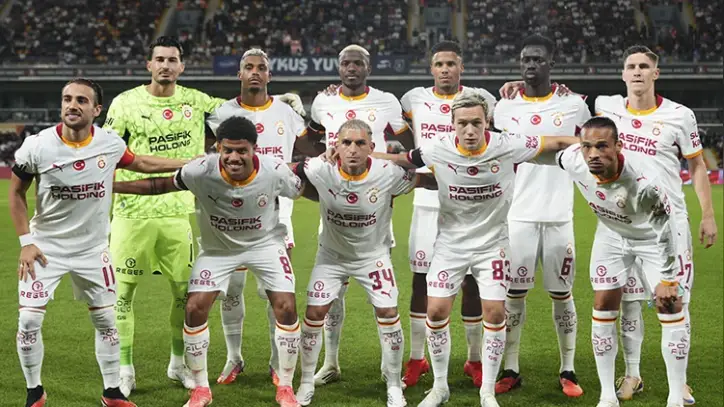 Galatasaray 3 eksikle Sporting'e konuk olacak! Kamp kadrosu açıklandı