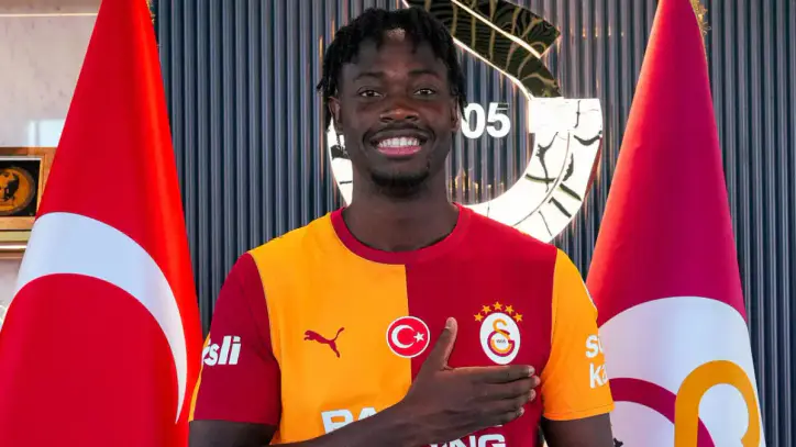 Galatasaray, El Chadaille Bitshiabu transferini resmen açıkladı! Maliyeti belli oldu...