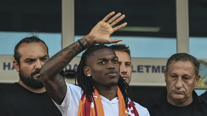 Leao'nun ardından Galatasaray Milanlı orta sahanın peşinde! - ASpor
