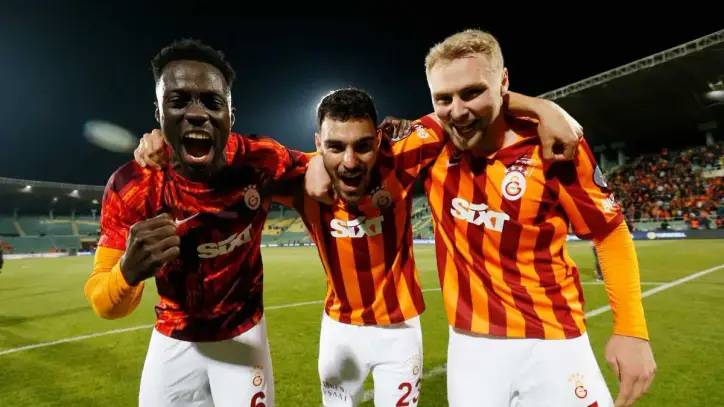 Galatasaray'da flaş ayrılık gelişmesi! Transfer görüşmeleri başladı - ASpor