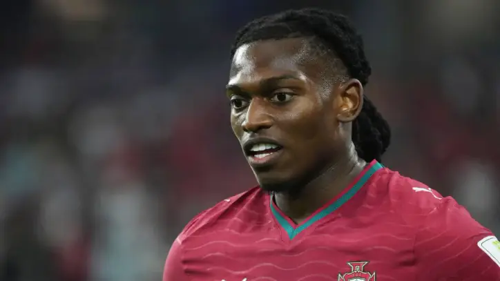 Galatasaray'ın el sıkıştığı Leao, Milan'dan ayrıldığını açıkladı; Portekizli oyuncunun İstanbul'a geliş tarihi belli oldu | T24